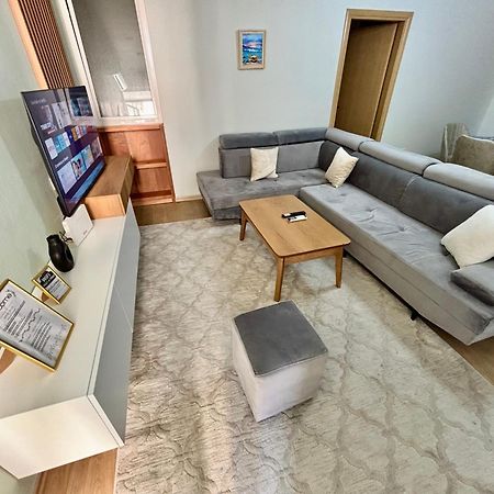 Edi'S Apartament Тирана Екстер'єр фото