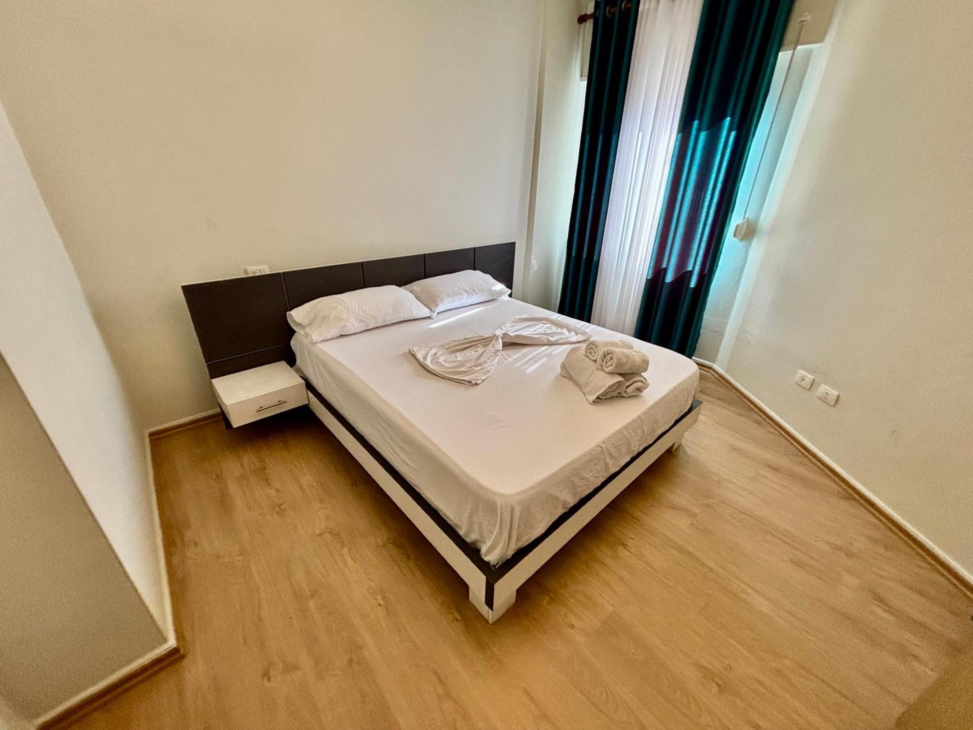 Edi'S Apartament Тирана Екстер'єр фото
